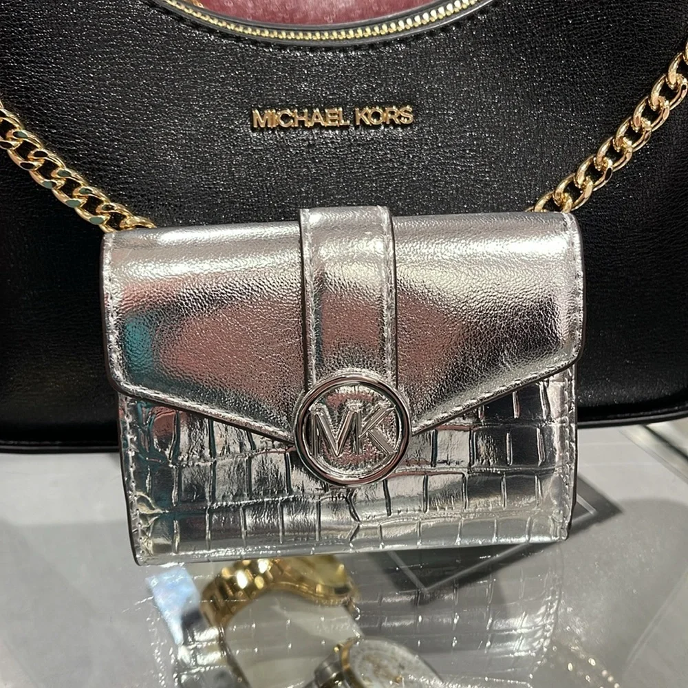 MICHAEL KORS CARMEN MEDIUM LOGO AND FAUX LEATHER WALLET SILVER NWT